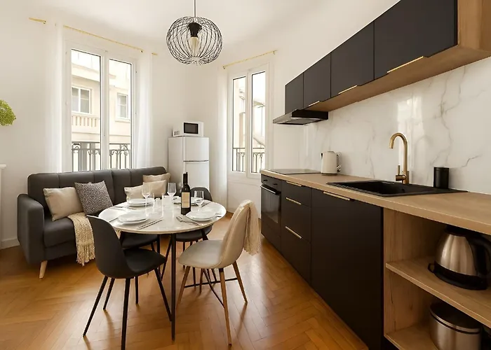 Apartmán Azur Elegance Air Conditioning 8 Min Sleeps 6