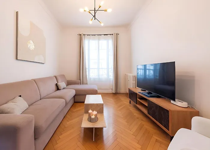 Apartmán Azur Elegance Air Conditioning 8 Min Sleeps 6 *