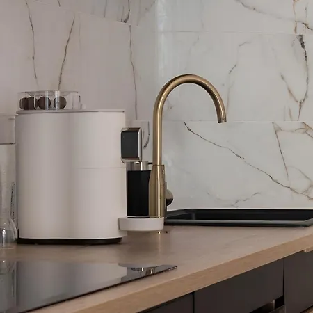 Azur Elegance Air Conditioning 8 Min Sleeps 6 Апартаменты *