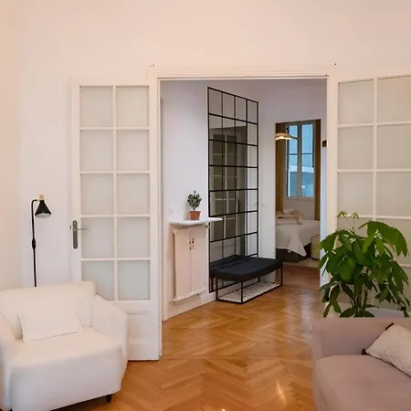 Апартаменты Azur Elegance Air Conditioning 8 Min Sleeps 6 Ницца